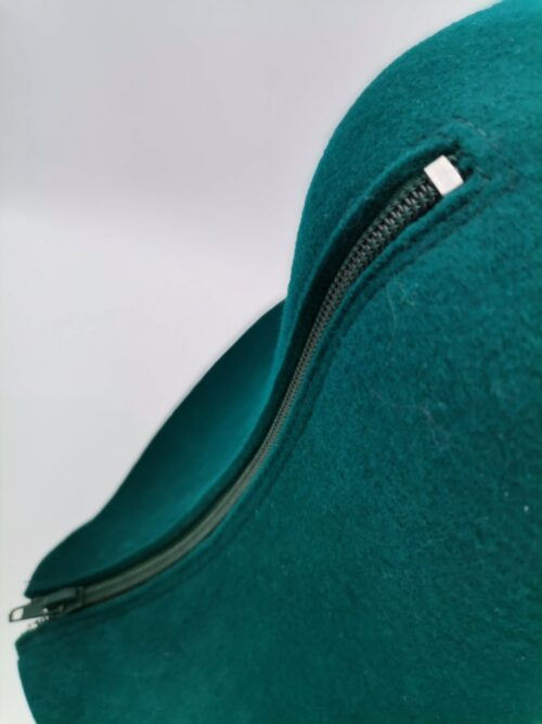 Detal zielonego kapelusza